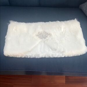 Elegant White Faux Fur Wrap